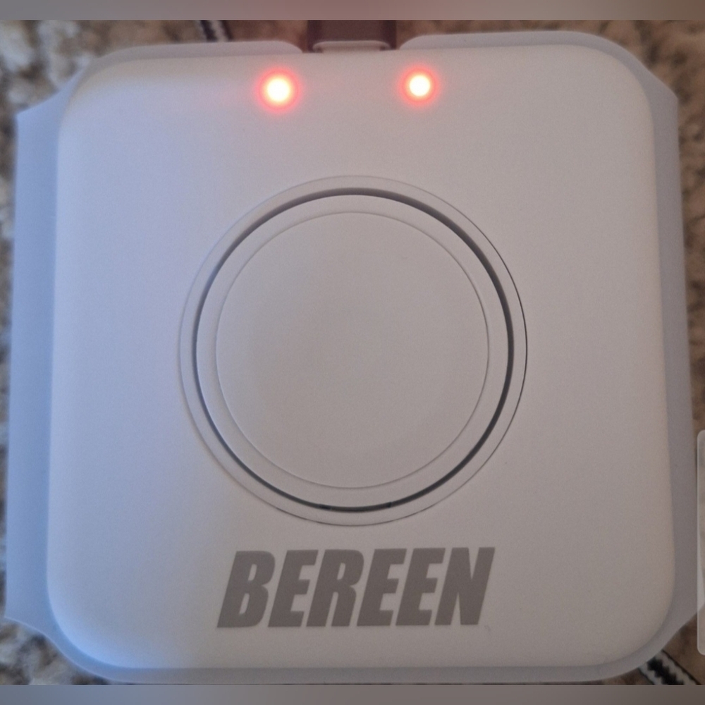 BEREEN Foldable 3 in 1 Charging Station, Travel Charger for Multiple Devices - Picture 10 of 10
